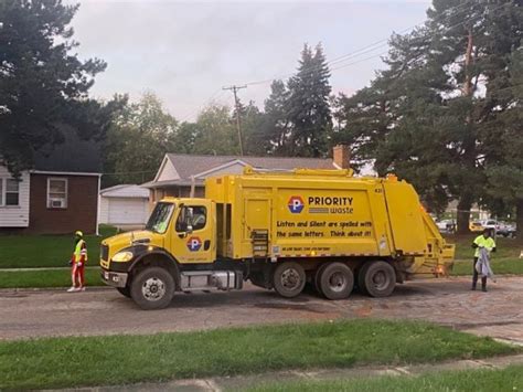 priority waste flint mi|Priority Waste issues Flint's first waste management report since .